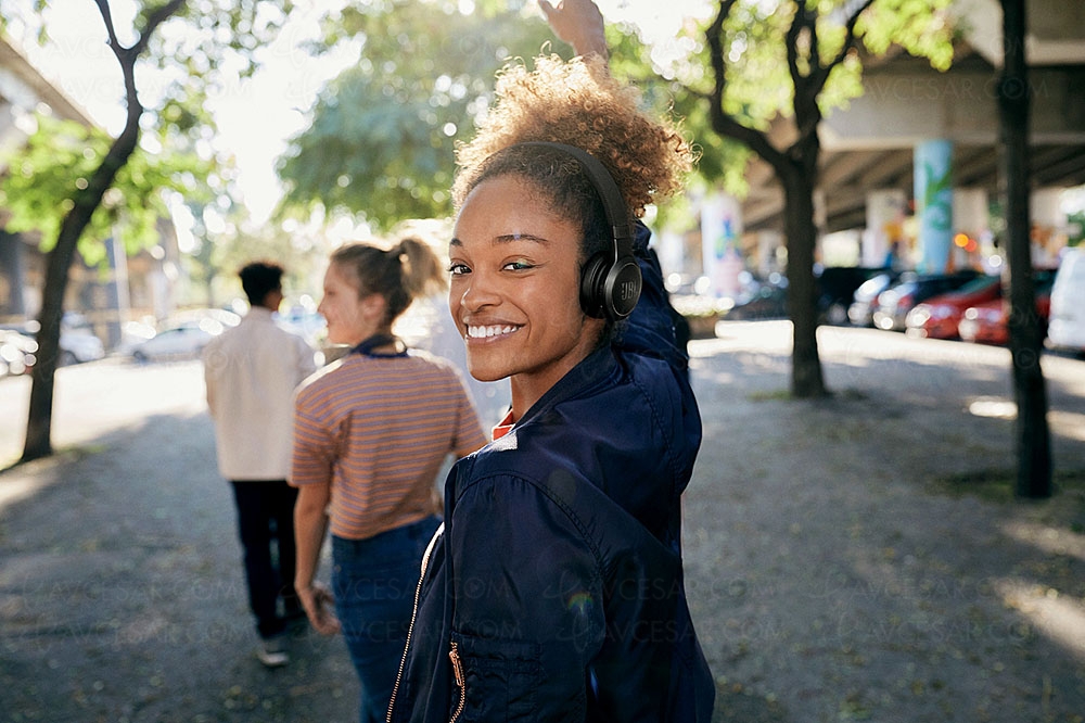 CES 21 > JBL Live&nbsp;460NC, casque Bluetooth avec réducteur de&nbsp;bruit&nbsp;adaptatif