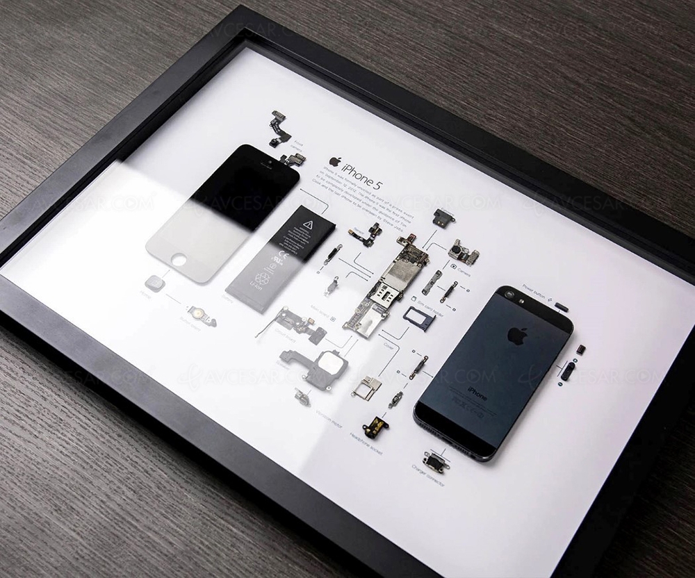 iPhone démonté et encadré, c’est&nbsp;de&nbsp;l’art