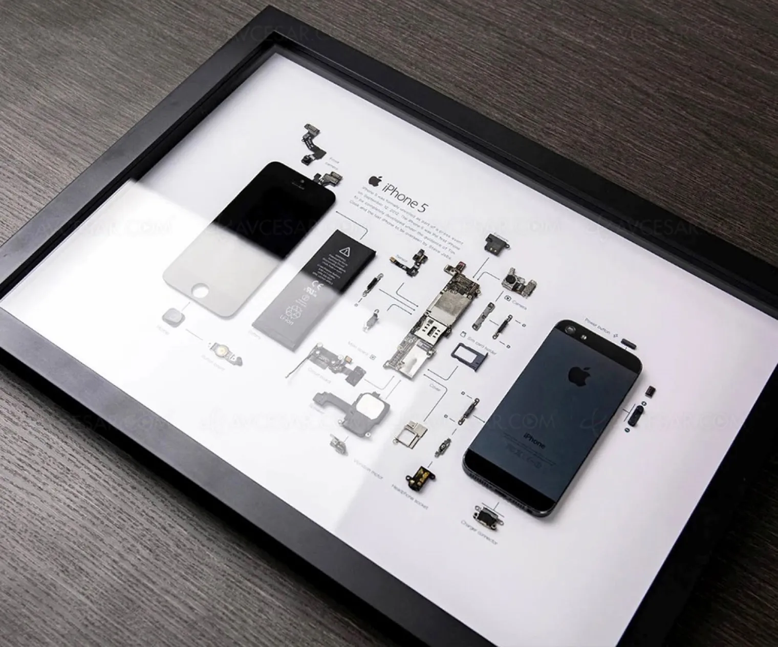 iphone-demonte-et-encadre-c-est-de-l-art