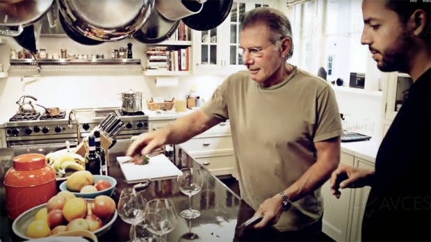 À ne pas rater, Harrison Ford bluffé dans sa cuisine (vidéo)