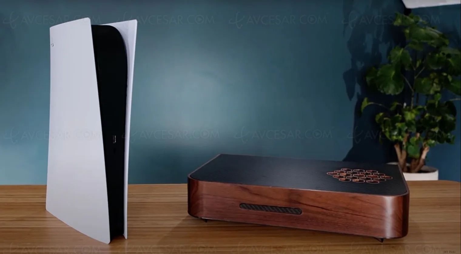 il-reconstruit-la-playstation-5-en-bois-video