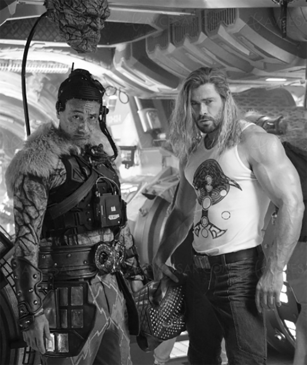 Chris Hemsworth annonce en photo la fin de tournage de Thor : Love and Thunder