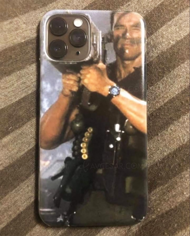 Arnold Schwarzenegger possède LA coque iPhone que tout le monde veut