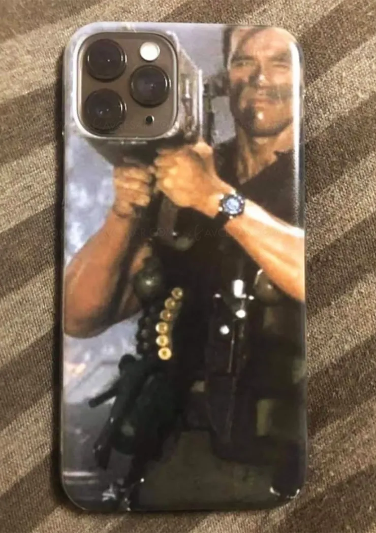 arnold-schwarzenegger-possede-la-coque-iphone-que-tout-le-monde-veut