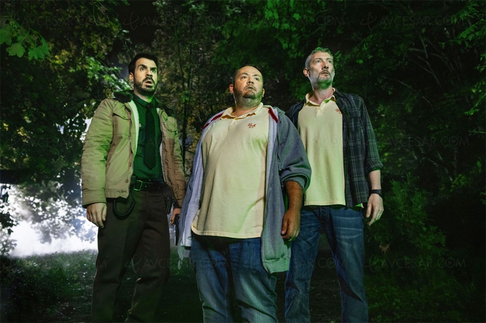 Simon Astier tourne la série Visitors pour Warner&nbsp;TV&nbsp;: première&nbsp;photo