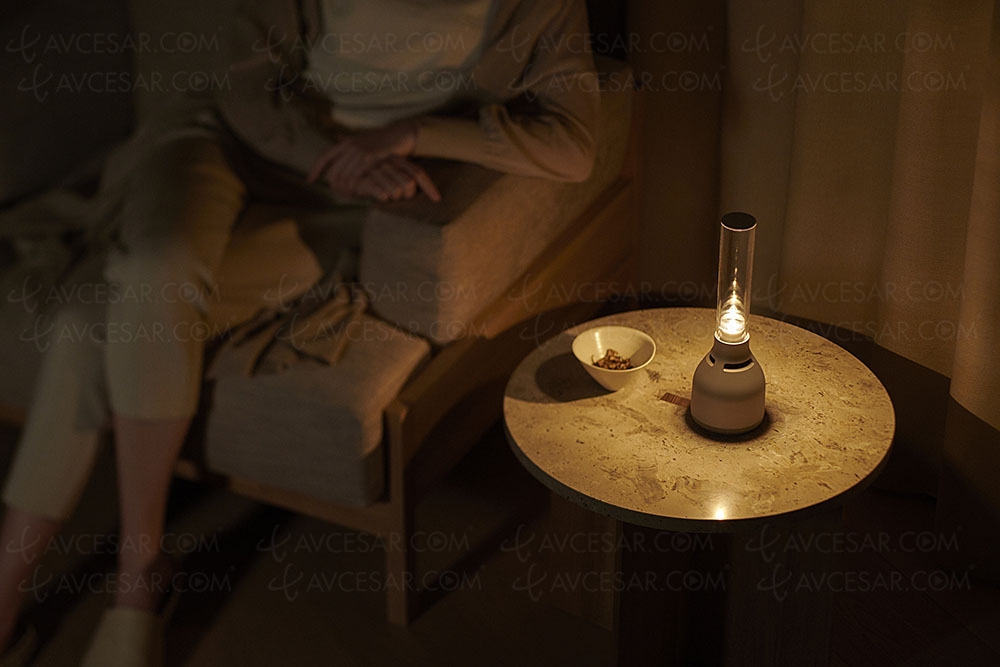 Sony LSPX-S3, enceinte «&nbsp;bougie&nbsp;» en&nbsp;verre