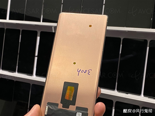 Xiaomi Mi Mix 4, caméra selfie cachée… en plein milieu de&nbsp;l’écran&nbsp;?