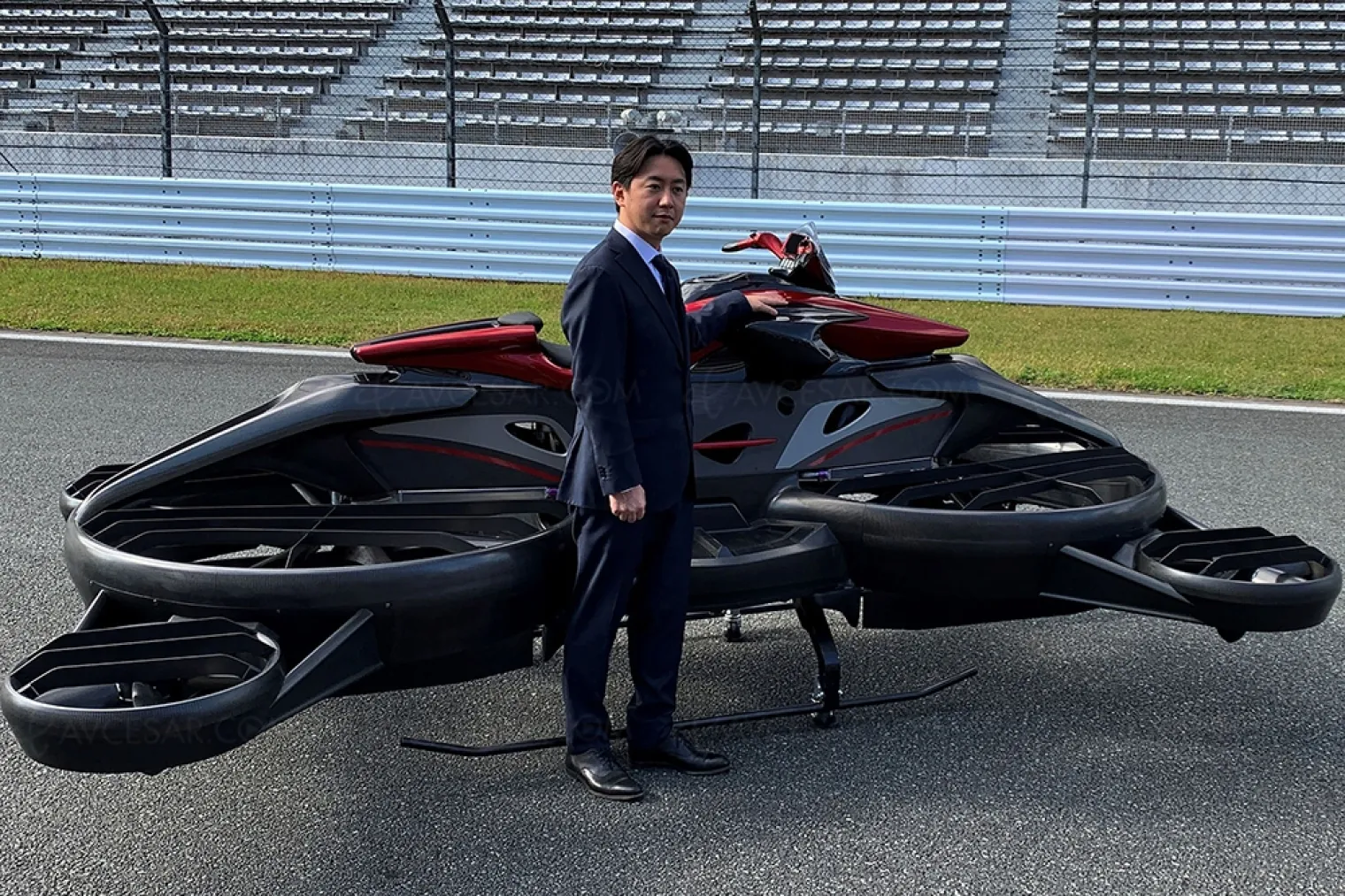 xturismo-limited-edition-moto-volante-en-vente-au-japon