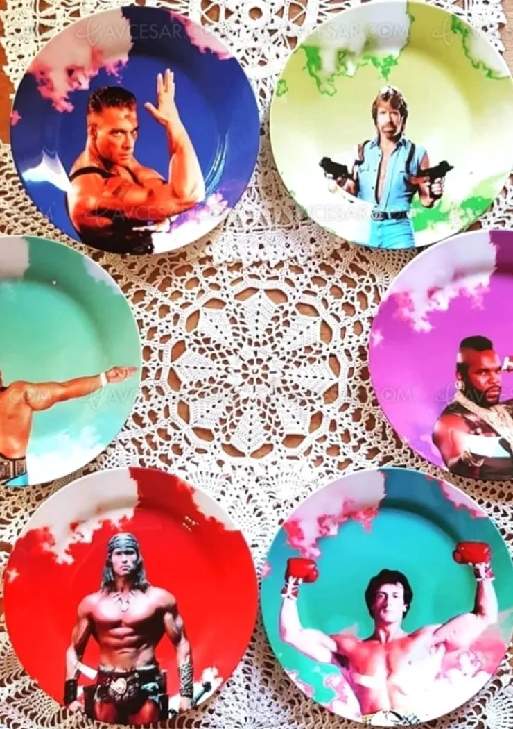 une-artiste-pop-reprend-des-figures-du-cine-et-des-series-sur-des-assiettes-en-porcelaine