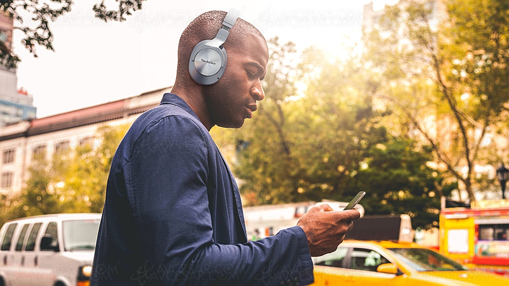 CES 22 > Technics EAH-A800, casque circumaural Bluetooth à réduction de&nbsp;bruit&nbsp;active