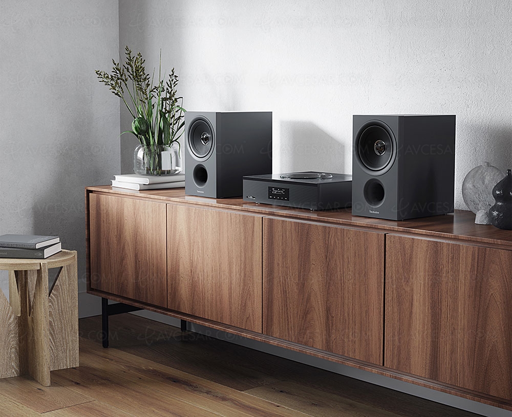 CES 22 > Technics SA-C600, amplificateur stéréo +&nbsp;lecteur réseau/CD&nbsp;audio