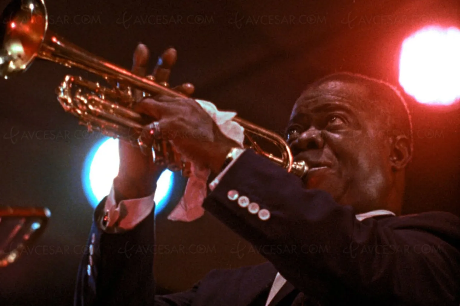jazz-on-a-summer-s-day-restaure-en-4k-une-journee-avec-des-geants-du-jazz-en-1958