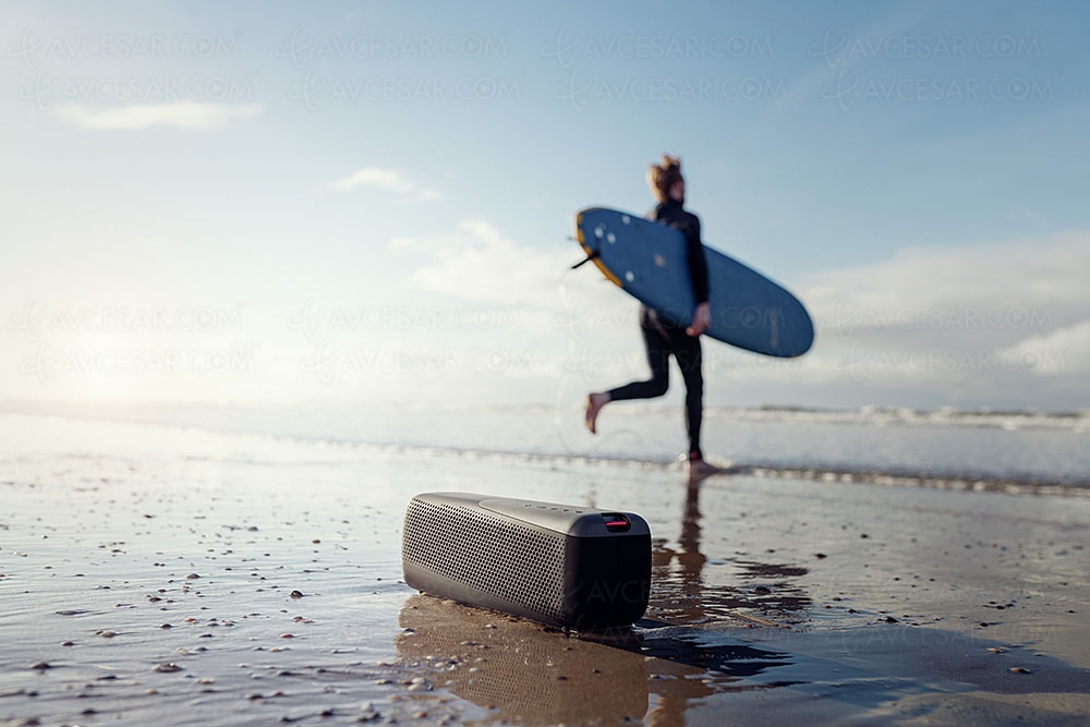 Philips S4807 et Philips&nbsp;S7807, enceintes nomades Bluetooth pour&nbsp;sportifs
