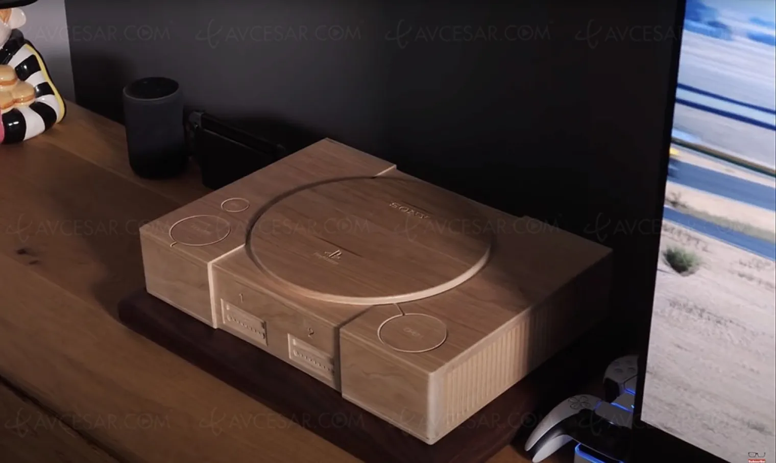 qu-y-a-t-il-dans-cette-playstation-en-bois