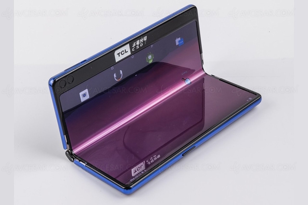 TCL Ultra Flex, smartphone pliable… dans les&nbsp;deux&nbsp;sens&nbsp;!