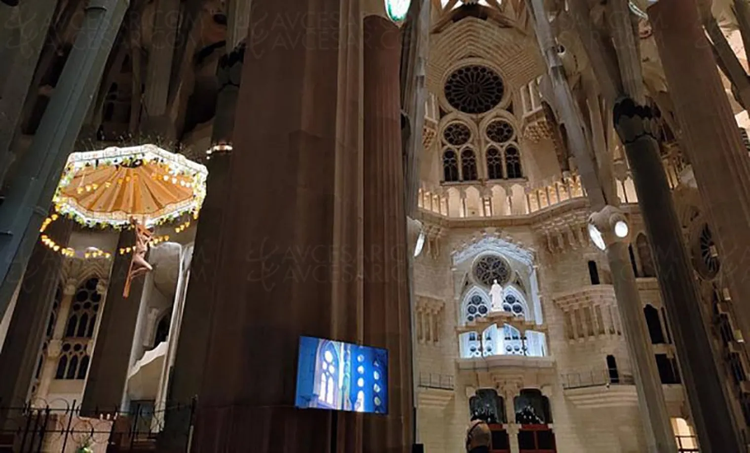 TV Samsung Neo QLED 8K dans la Sagrada Familia de Barcelone