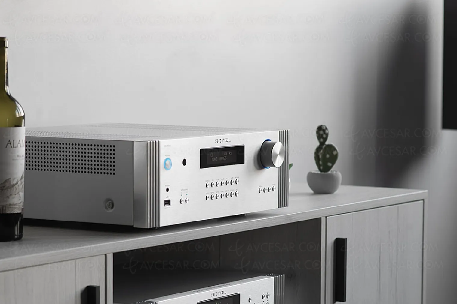 rotel-ra-6000-diamond-series-2-x-200-w-class-ab-avec-dac-ti-384-khz-32-bits-et-compatibilite-mqa
