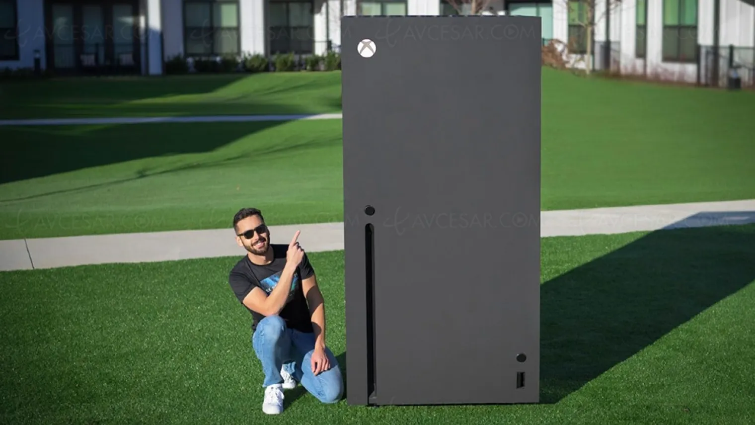 xbox-de-2-metres-plus-grande-qu-un-frigo