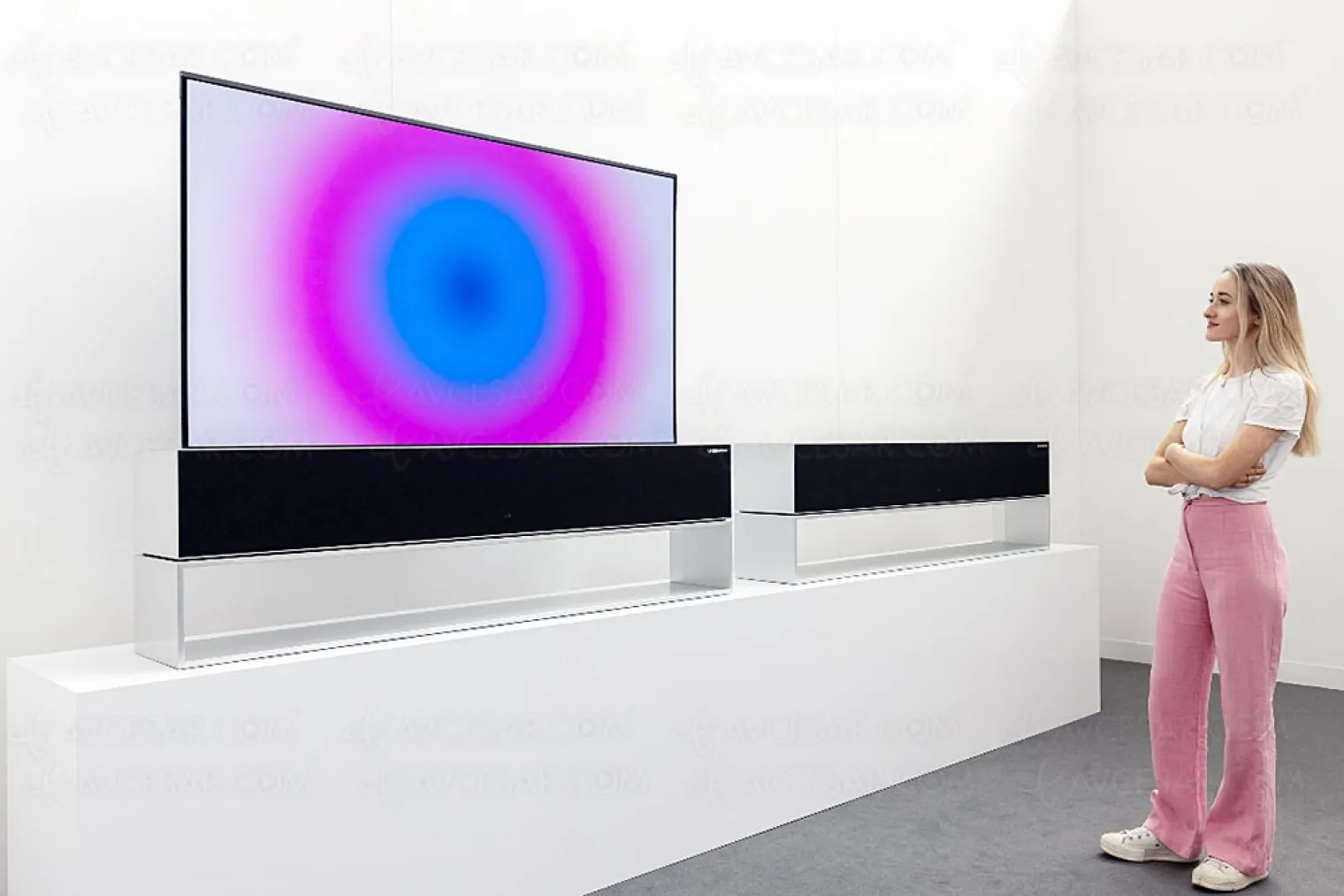 uvre-numerique-d-anish-kapoor-sur-tv-lg-signature-oled-r