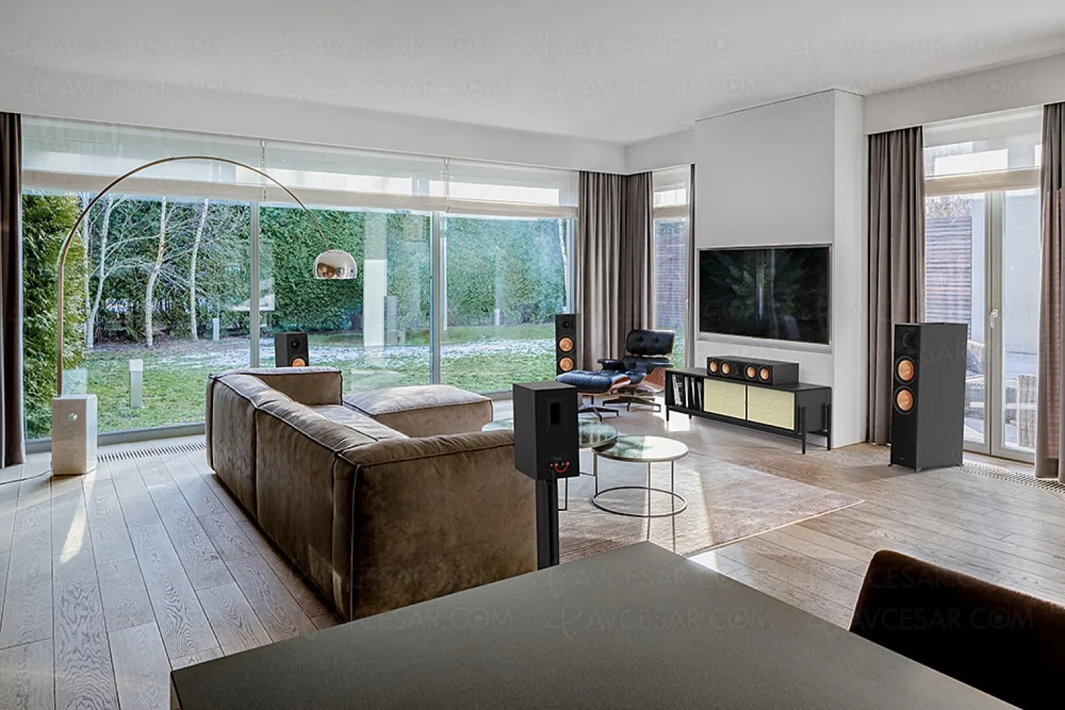 serie-klipsch-reference-premiere-2022-11-nouvelles-enceintes-colonnes-bibliotheques-dolby-atmos-centrales-et-caissons-de-basses