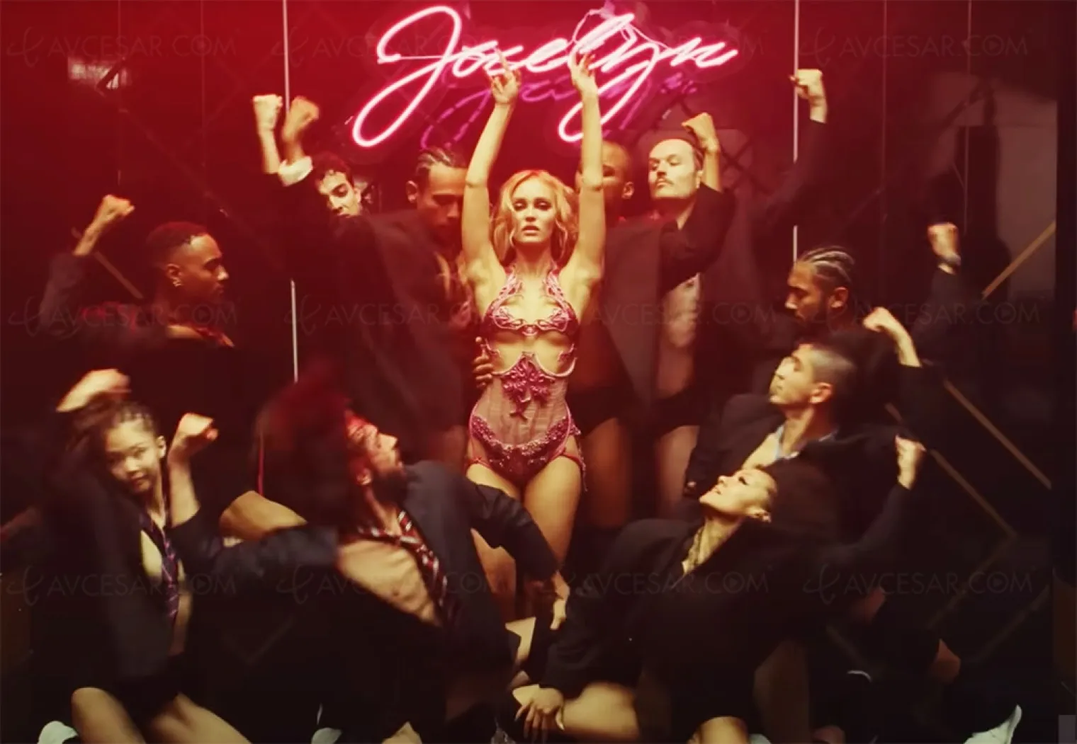serie-the-idol-avec-lily-rose-depp-l-auteur-d-euphoria-est-de-retour