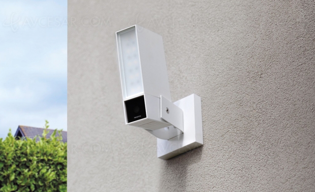 Caméra de sécurité extérieure intelligente avec sirène Netatmo : nouveau coloris blanc