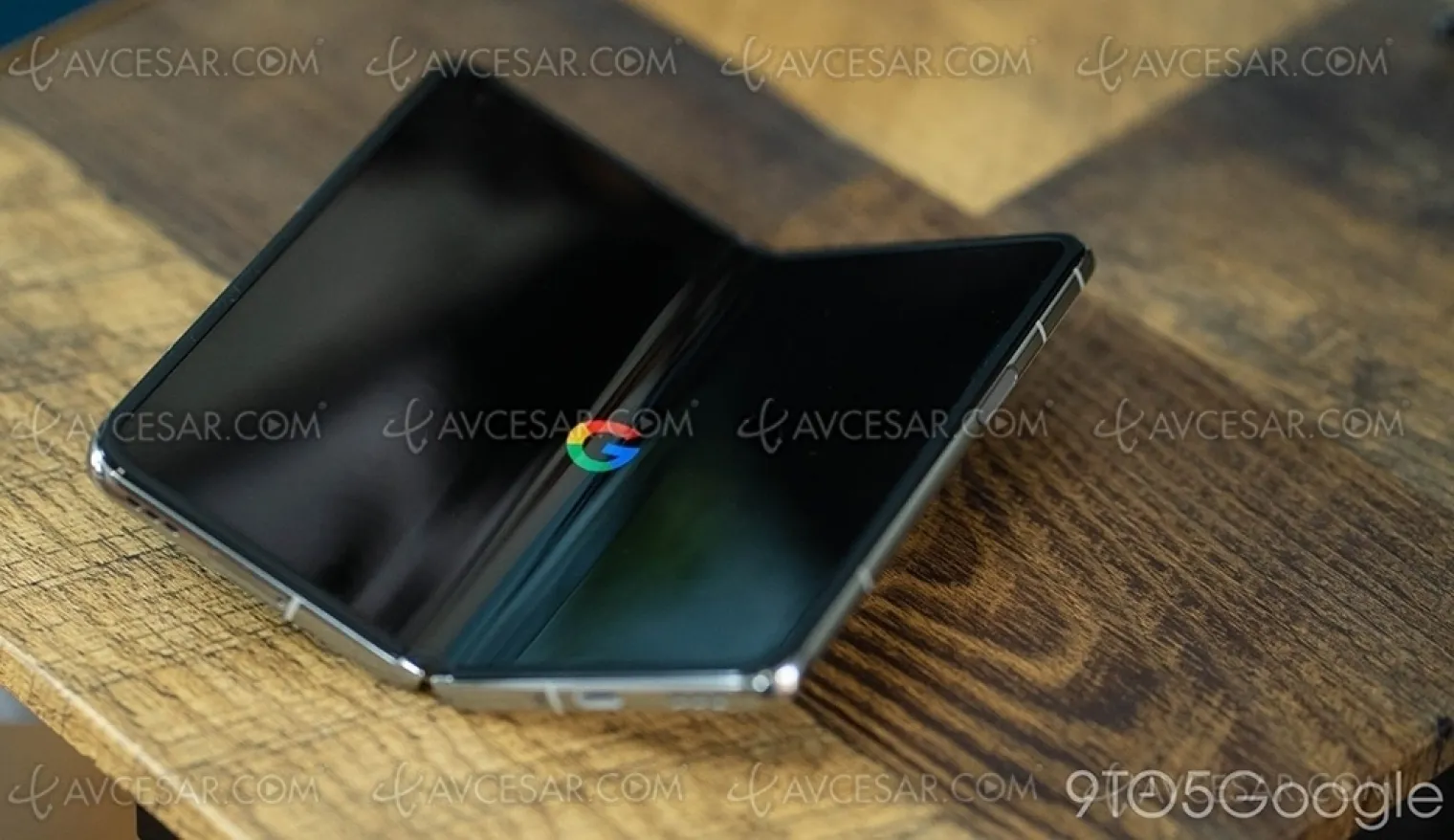 google-pixel-fold-smartphone-pliable-clone-du-galaxy-z-fold-4