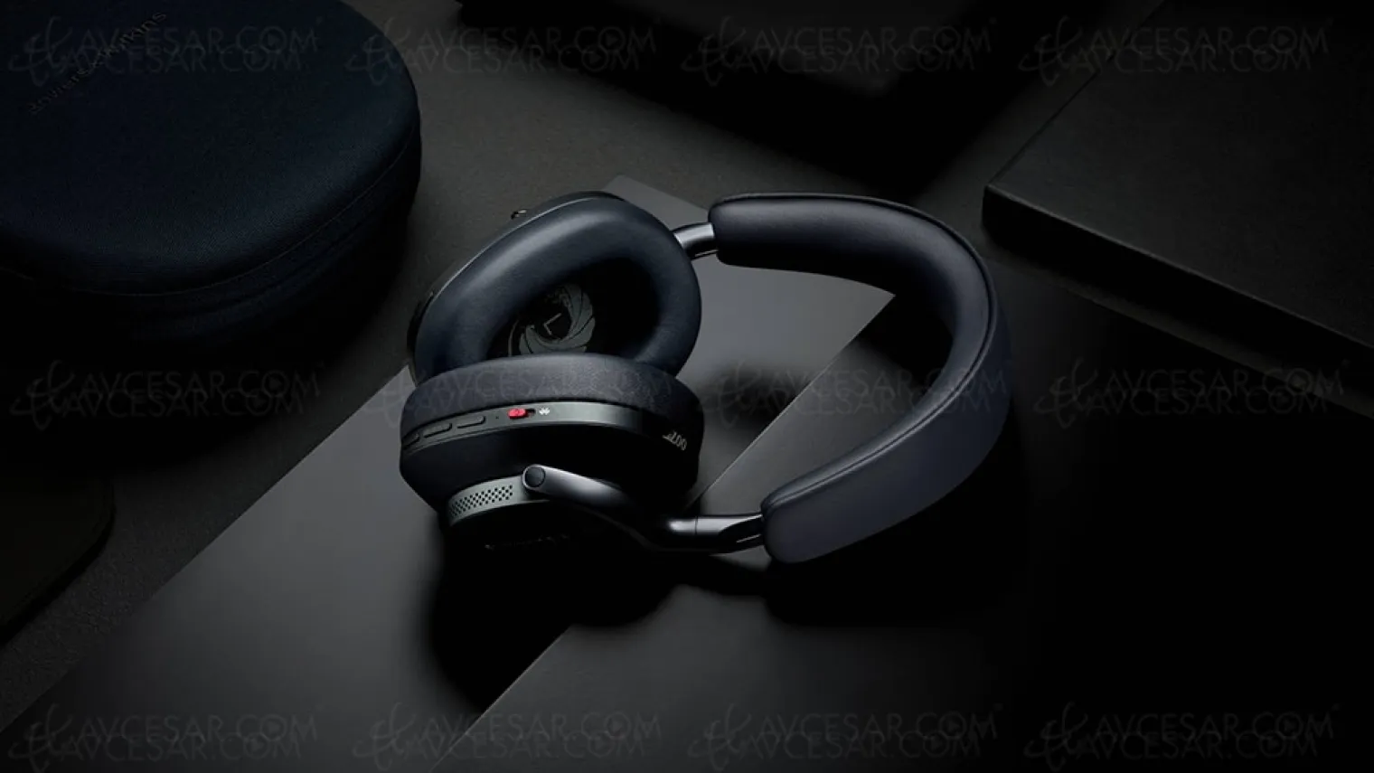 bowers-wilkins-px8-007-dition-rien-que-pour-vos-oreilles