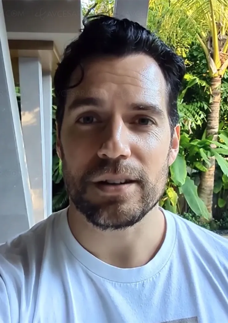 henry-cavill-rempile-avec-superman-la-preuve-en-video