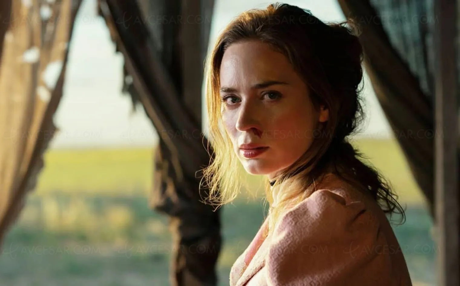 Emily Blunt s’insurge contre les rôles féminins forts de leader !