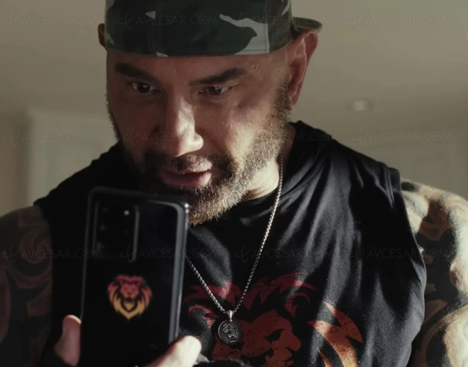 pourquoi-il-n-y-aura-pas-d-iphone-dans-le-nouveau-film-couteaux-tires