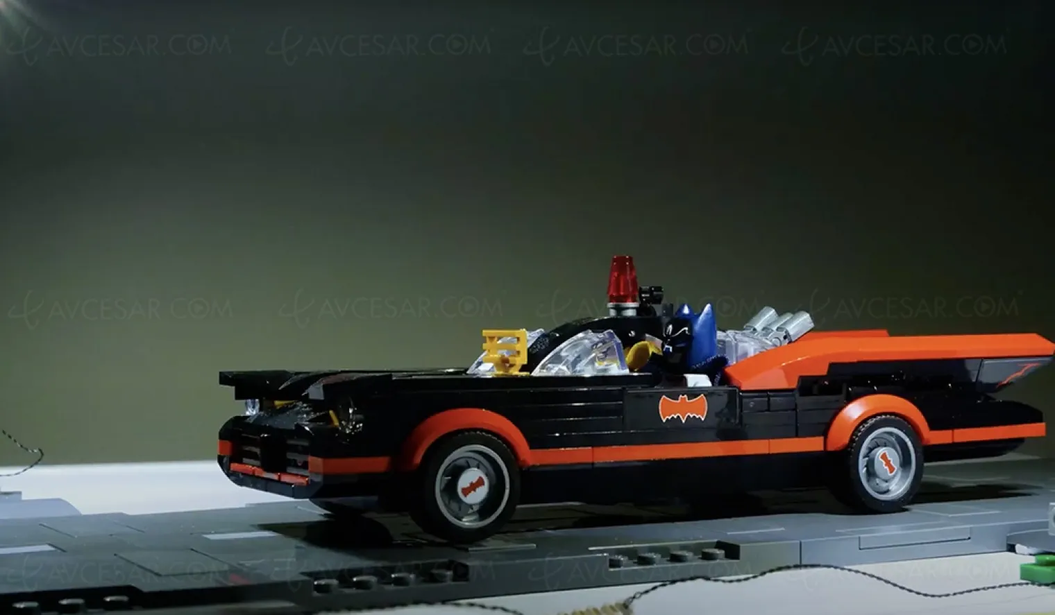 toutes-les-batmobiles-en-lego-et-en-20-secondes-video
