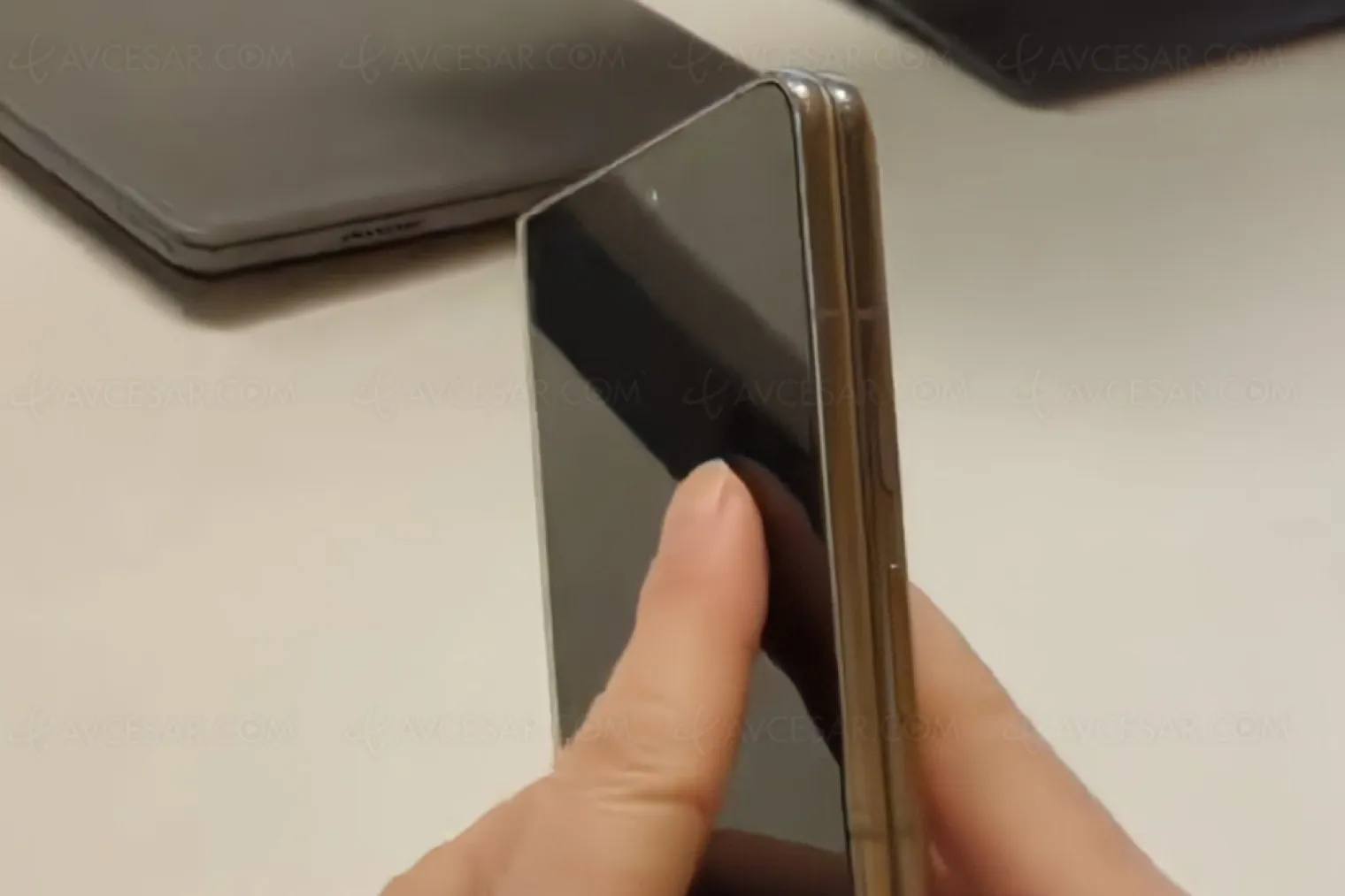 smartphone-google-pixel-fold-premiere-video