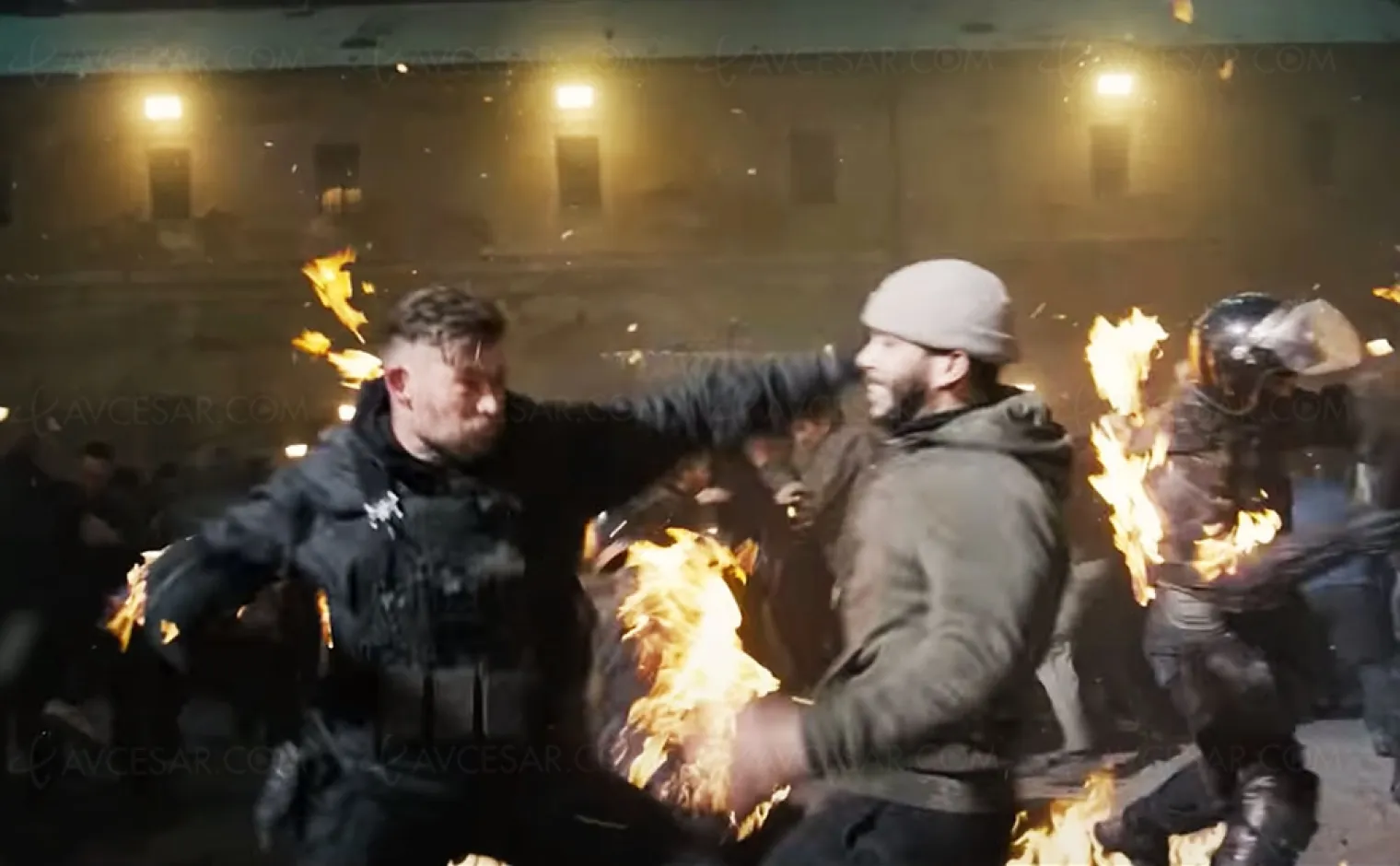 chris-hemsworth-tout-feu-tout-flamme-pour-extraction-2