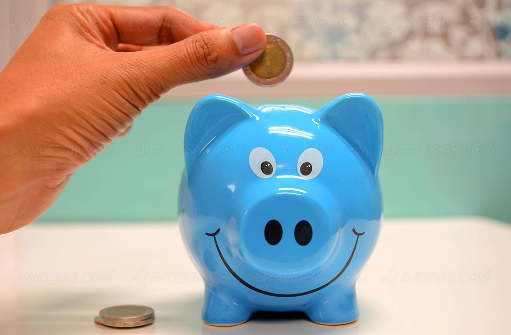 2023, Netflix coupe dans le budget et fait payer 5,99&nbsp;€ les partages de compte&nbsp;hors&nbsp;foyer