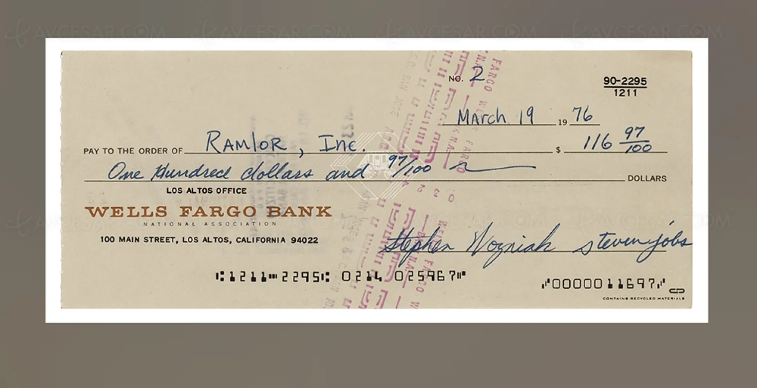 50-000-minimum-pour-l-un-des-premiers-cheques-signes-steve-jobs