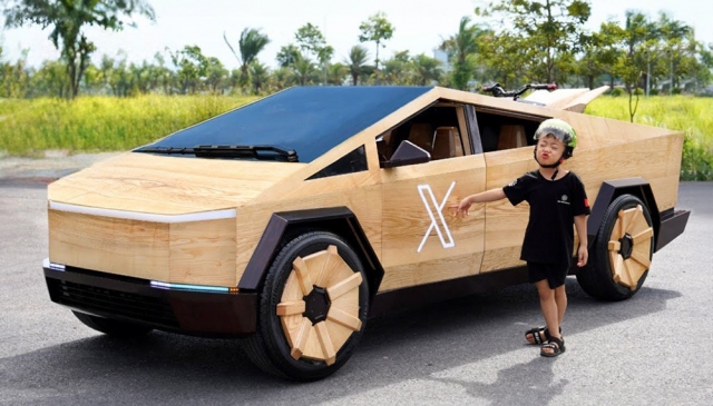 Il a construit un CyberTruck… en bois