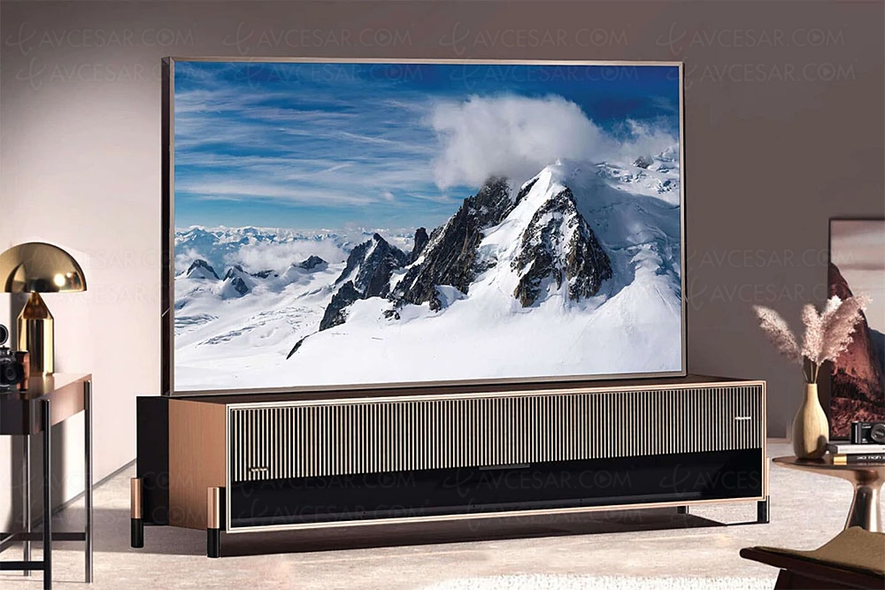 CES 24 > TV Mini LED Hisense&nbsp;UXN&nbsp;: 85'' et&nbsp;110'', HDR Dolby Vision/HDR10+, 40&nbsp;000&nbsp;zones et&nbsp;10&nbsp;000&nbsp;nits