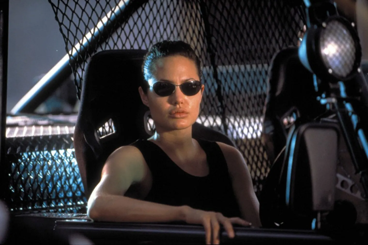 la-serie-tomb-raider-s-offre-une-scenariste-chevronnee-et-un-nouvel-univers-elargi