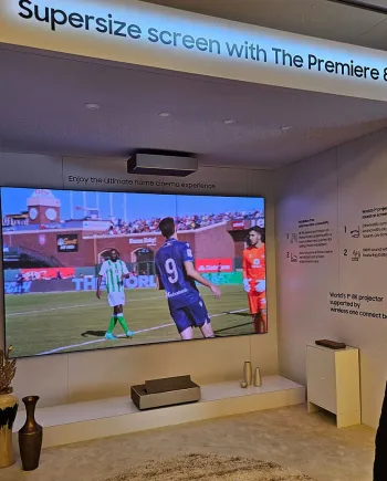 CES 24 > Samsung The Premiere&nbsp;8K, vidéoprojecteur ultracourte focale&nbsp;sans‑fil