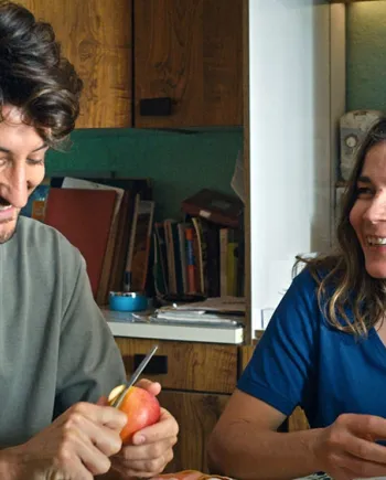 Le livre des solutions&nbsp;: la dernière folie de Gondry avec un Pierre Niney&nbsp;on&nbsp;fire