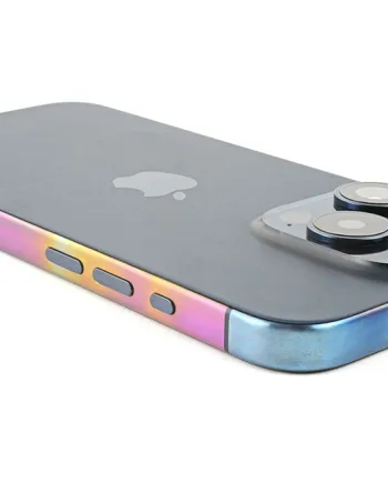 iPhone&nbsp;15 Pro anodisé dans un bain d’acide, n’essayez pas ça&nbsp;chez&nbsp;vous