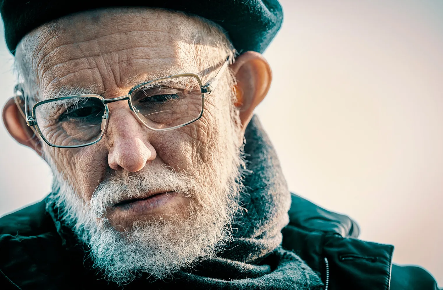 L'Abbé Pierre, souvenir d'une rencontre à l'occasion du biopic avec Benjamin Lavernhe