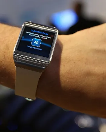 Samsung Galaxy Watch, retour à la&nbsp;coupe&nbsp;carrée&nbsp;?
