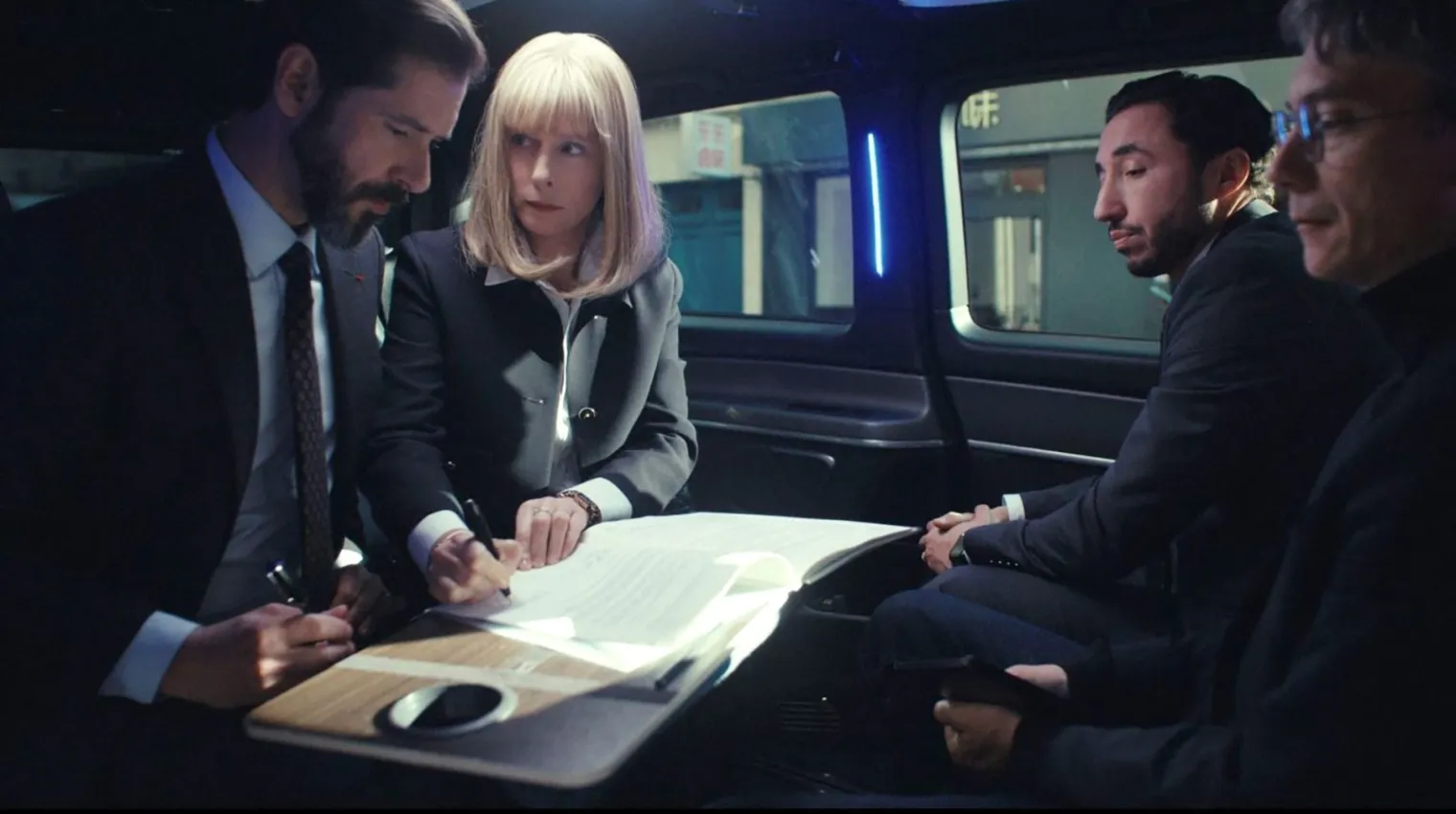 Dans l’ombre, la série d’Édouard Philippe en avant-première à Série Mania