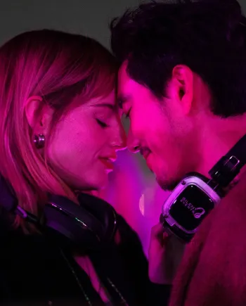 The Greatest Hits&nbsp;: la da doo rom com Disney+ se&nbsp;dévoile