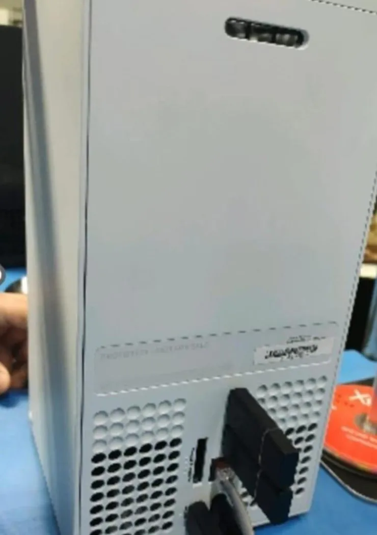 nouvelle-xbox-series-x-sans-lecteur-optique-images-fuitees