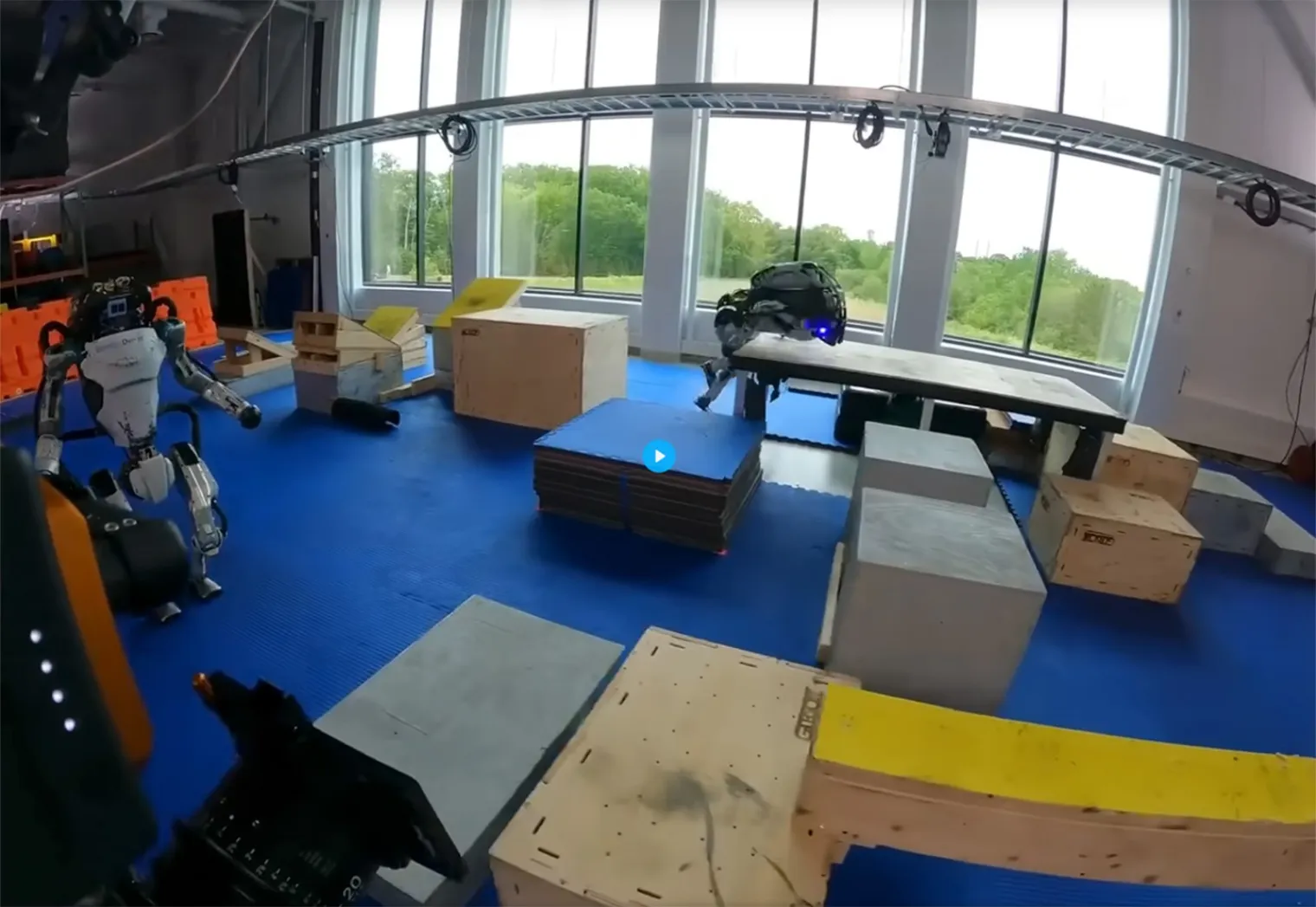 hilarant-betisier-pour-la-retraite-du-robot-atlas