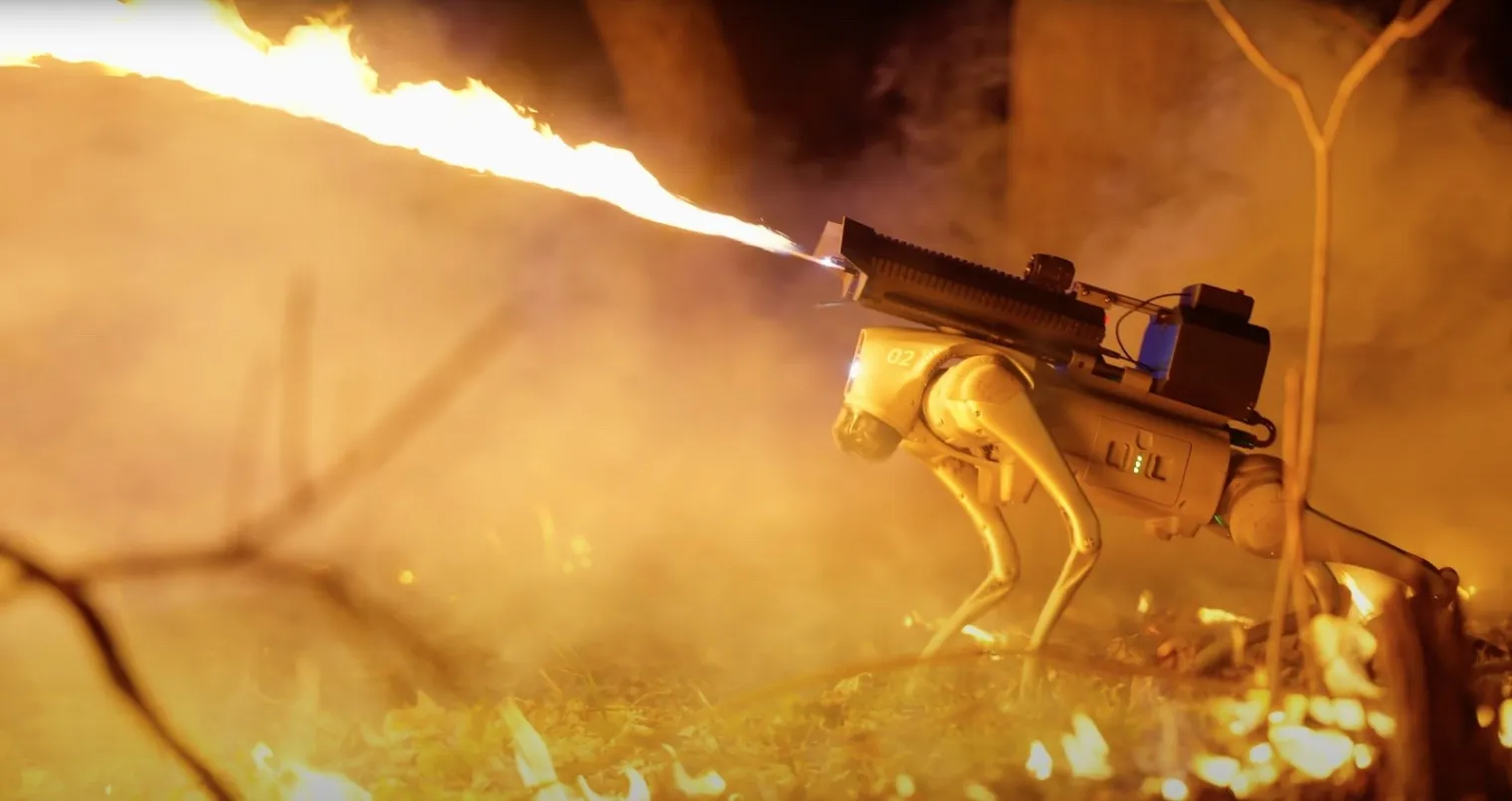thermonator-un-chien-robot-avec-lance-flammes-en-vente-libre