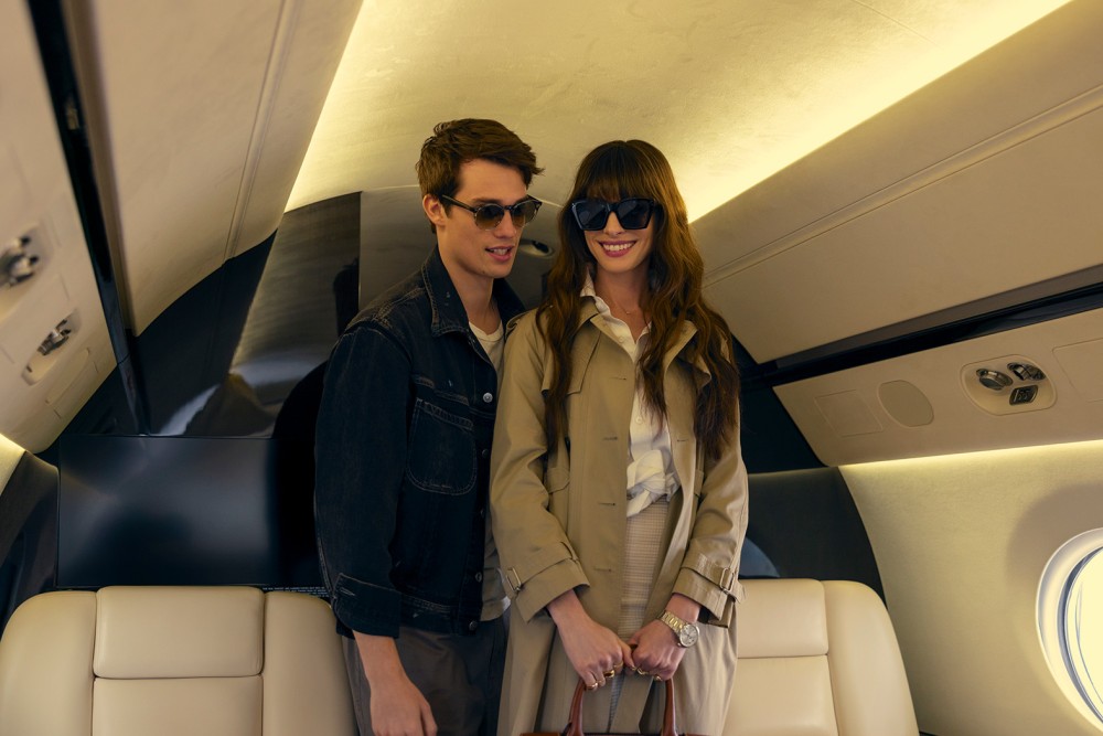 Anne Hathaway et Nick Galitzine dans L'idée d'être avec toi le 2 mai sur Prime Video